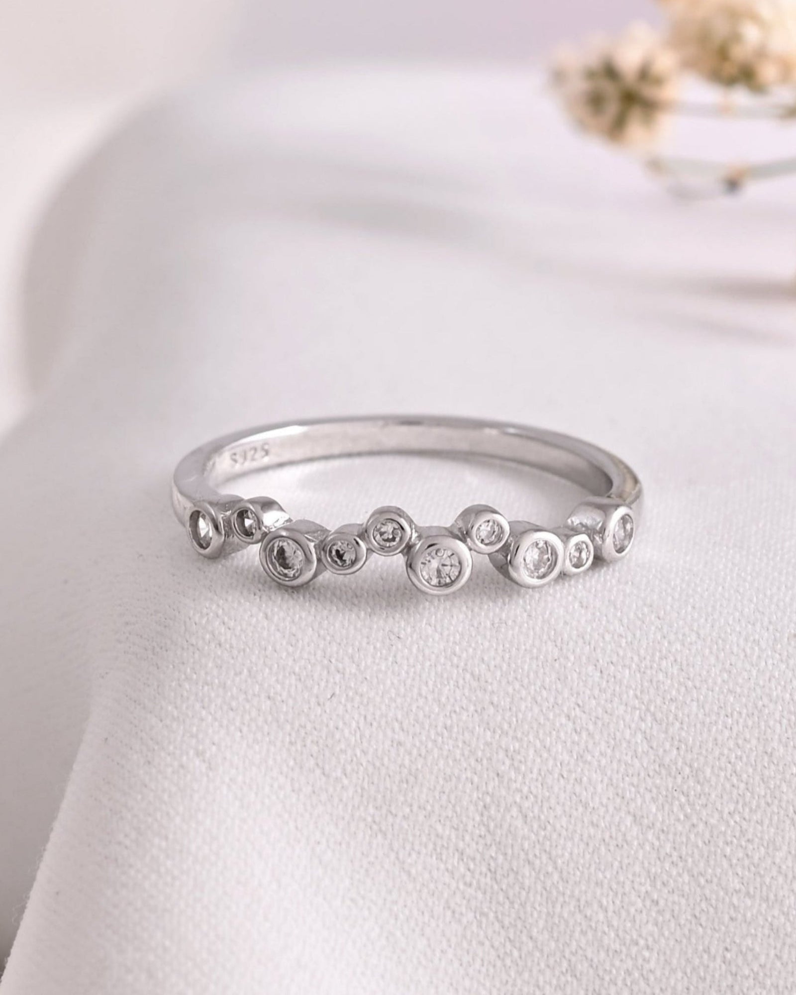 Auryn Ring