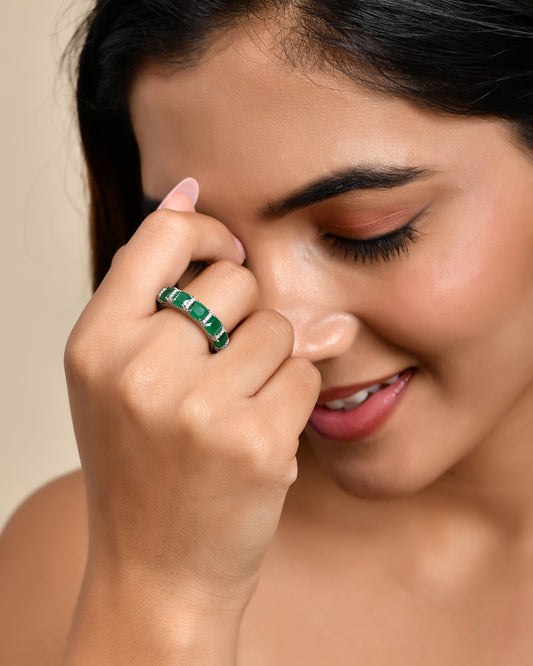 Emerald Luxe Band Ring