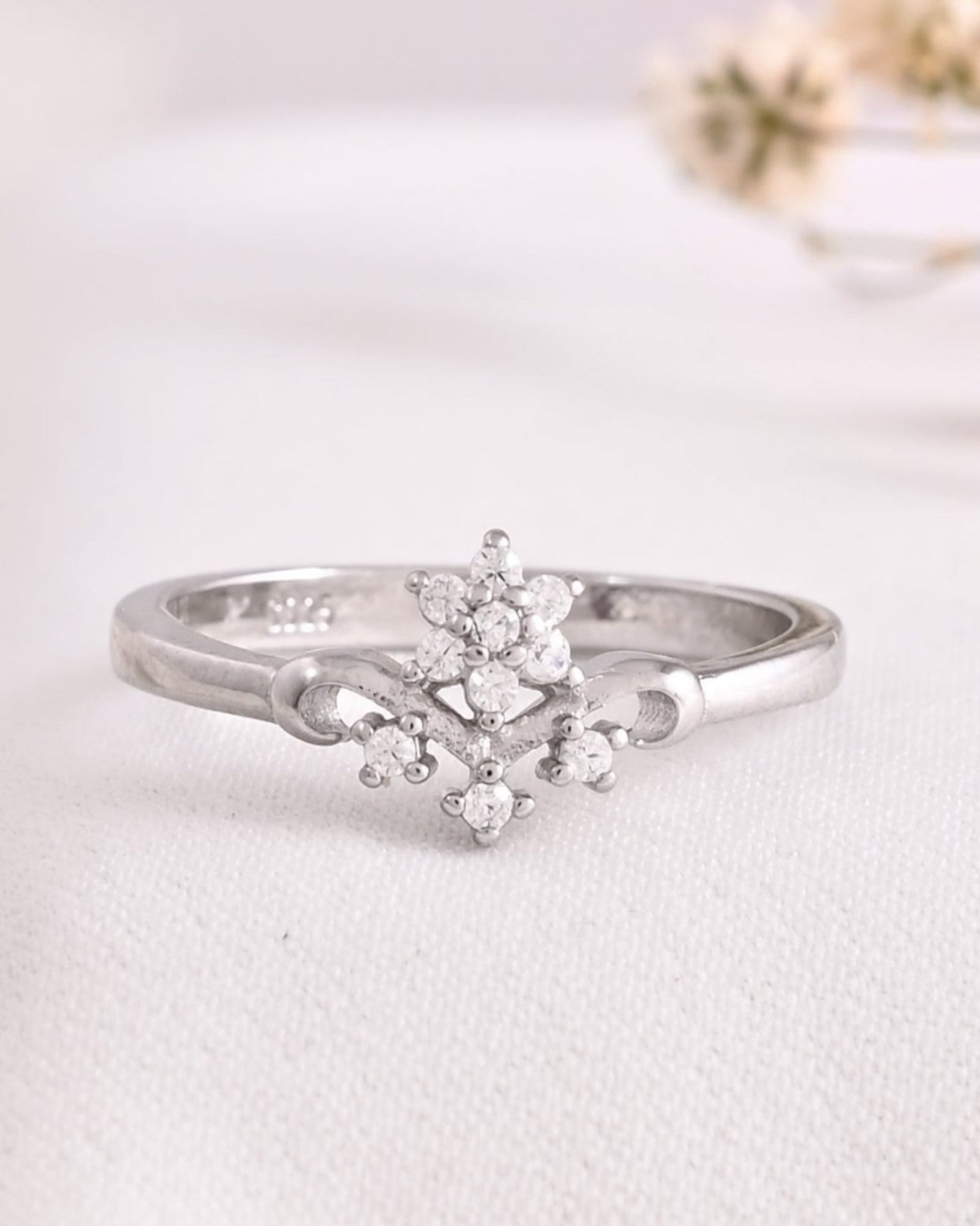 Eira Ring