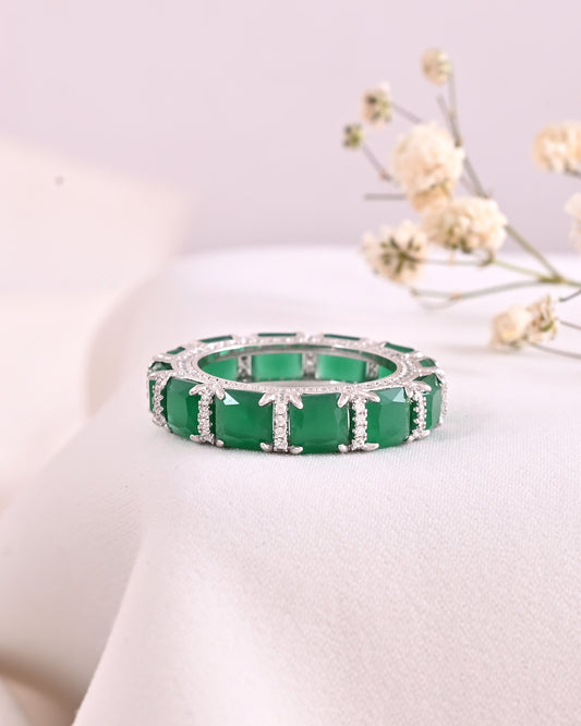 Emerald Luxe Band Ring