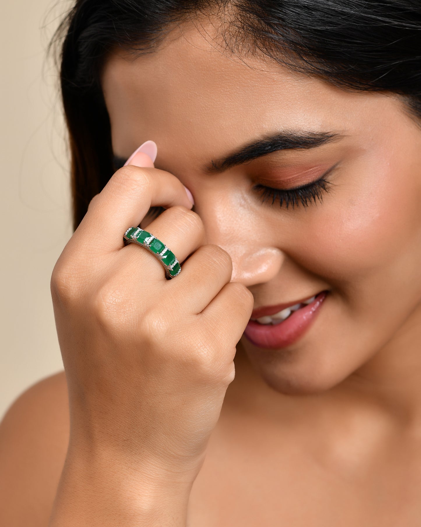 Emerald Luxe Band Ring