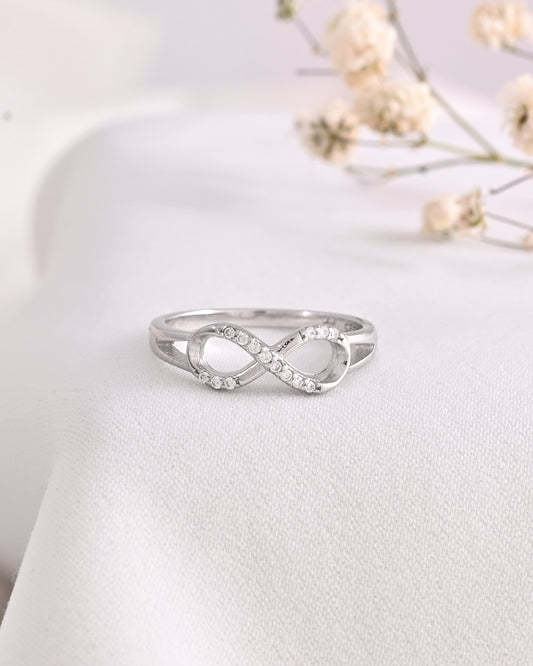 Everlasting Loop Ring