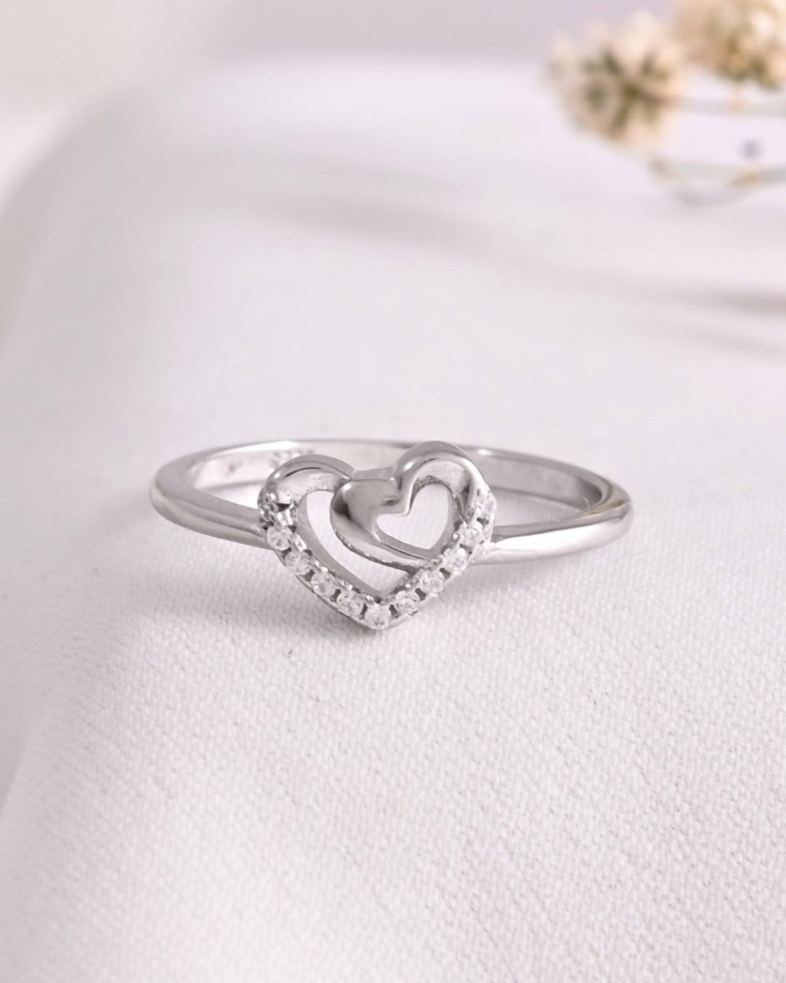 Isola Ring