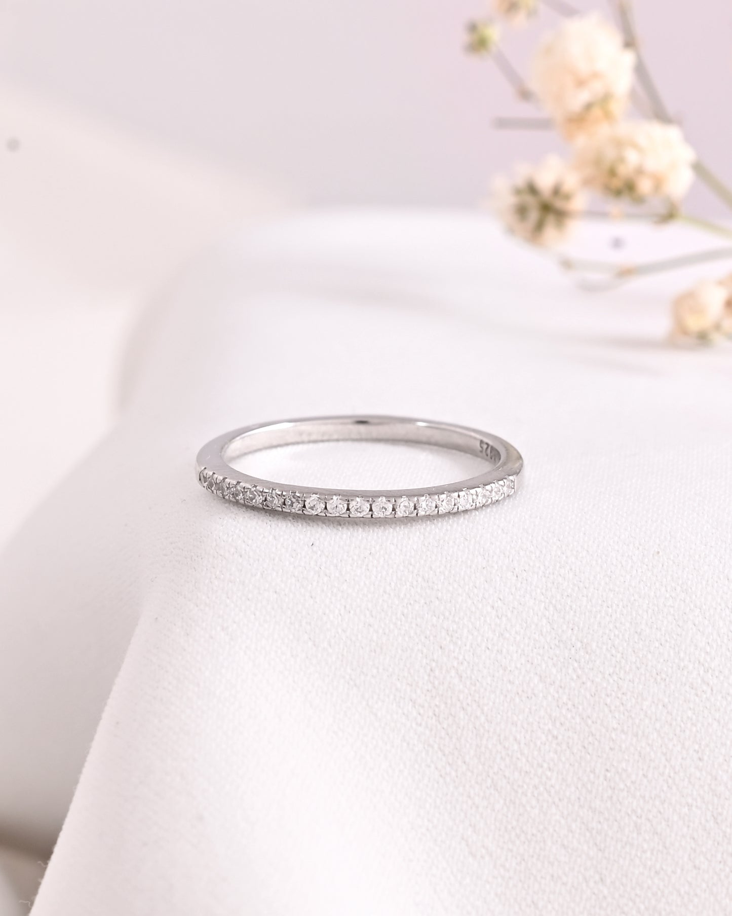 Luna Band Ring