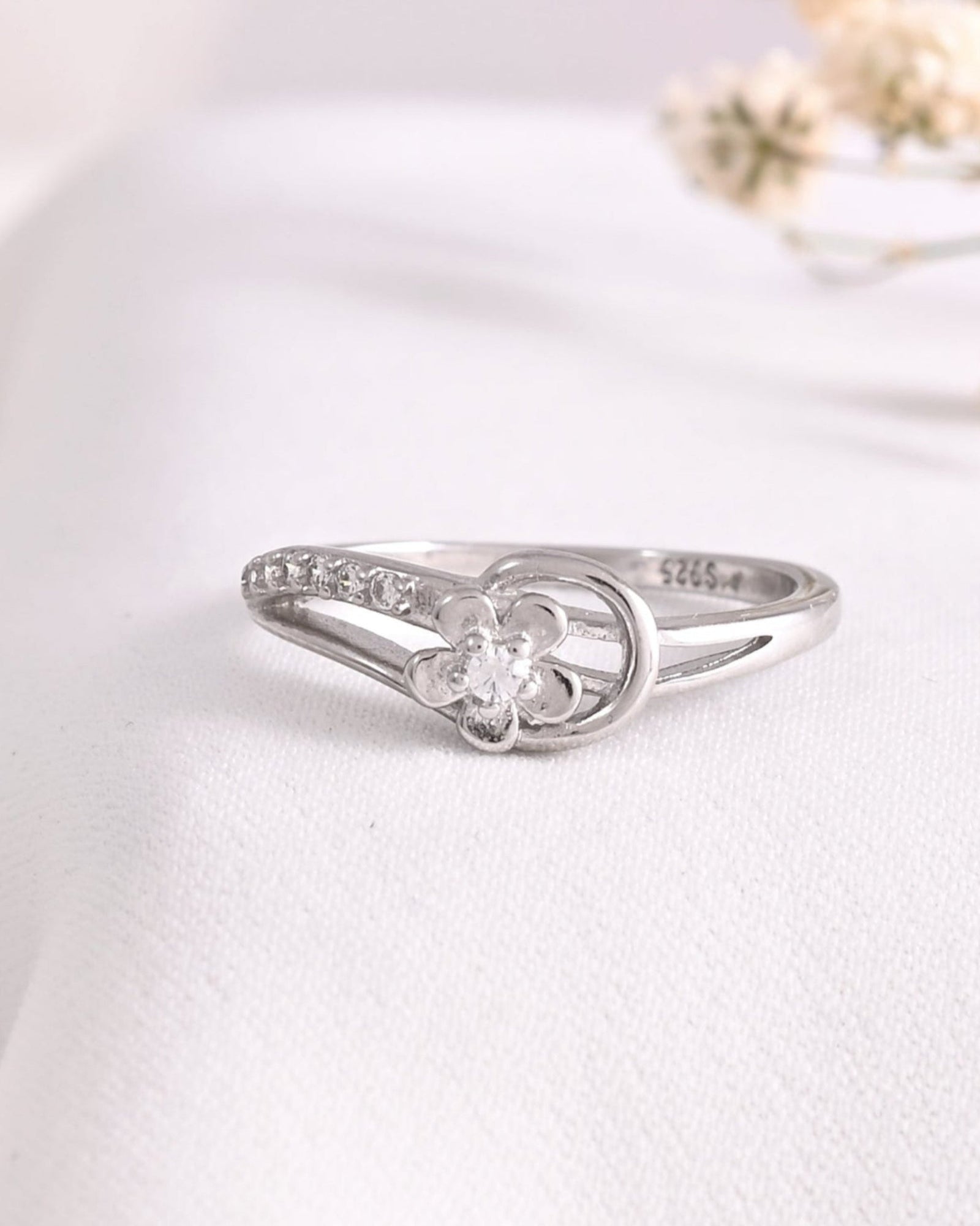 Maris Ring